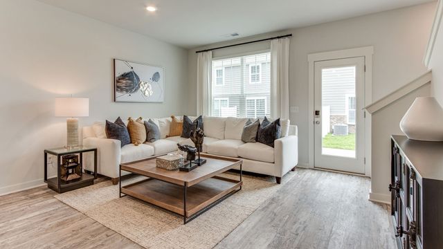 2603 Comanche Ct, Columbia, TN 38401