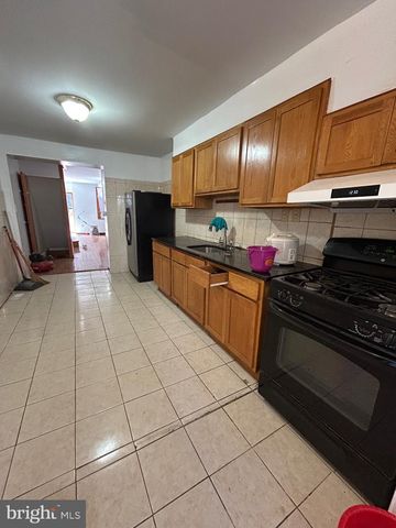 1813 E HAZZARD ST, Philadelphia, PA 19125