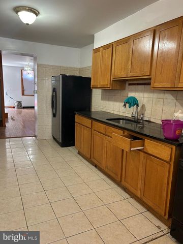 1813 E HAZZARD ST, Philadelphia, PA 19125