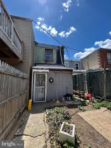 1813 E HAZZARD ST, Philadelphia, PA 19125