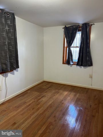 1813 E HAZZARD ST, Philadelphia, PA 19125