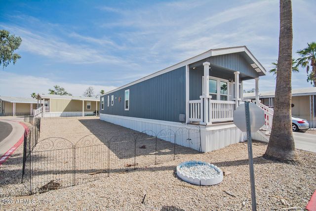 625 W MCKELLIPS Road 156, Mesa, AZ 85201