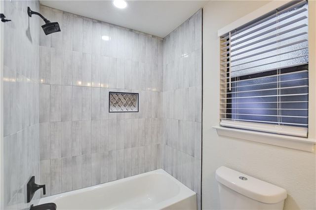 1308 Matthews LN A, Austin, TX 78745