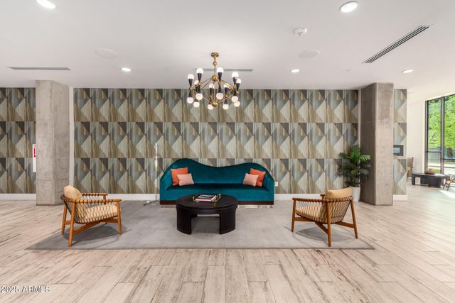 3131 N CENTRAL Avenue 7002, Phoenix, AZ 85012