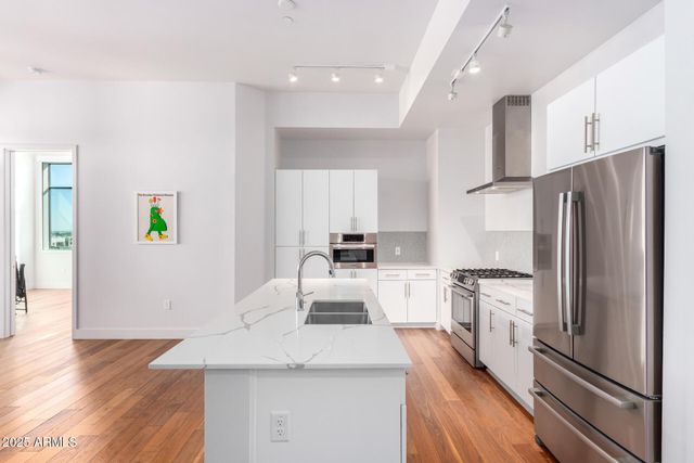 3131 N CENTRAL Avenue 7002, Phoenix, AZ 85012