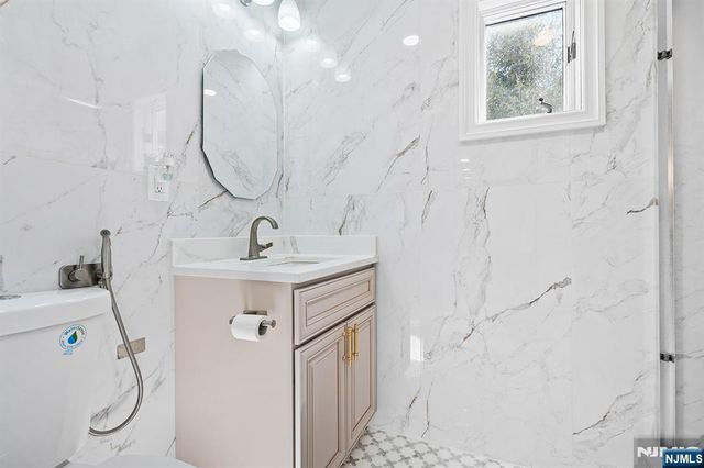 70 Coger Street, Saddle Brook, NJ 07663