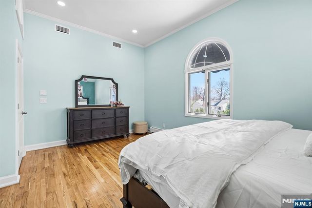 70 Coger Street, Saddle Brook, NJ 07663