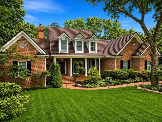 20 E Loch Lloyd Parkway, Loch Lloyd, MO 64012