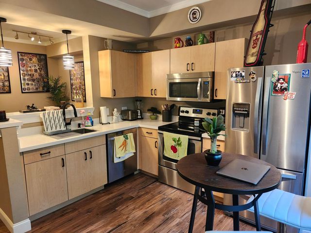 533 NE 3rd Avenue 421, Fort Lauderdale, FL 33301