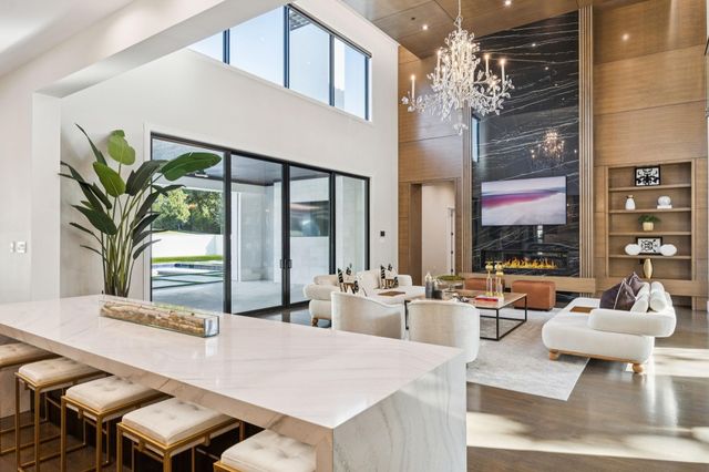 1609 Meandering Way Drive, Westlake, TX 76262