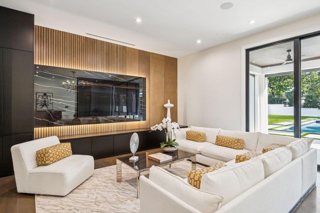 1609 Meandering Way Drive, Westlake, TX 76262