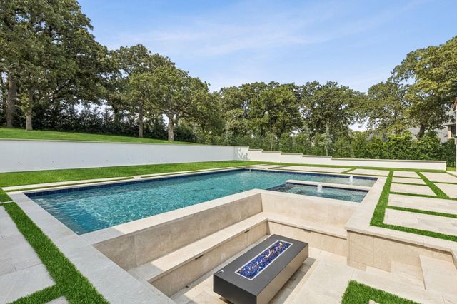 1609 Meandering Way Drive, Westlake, TX 76262