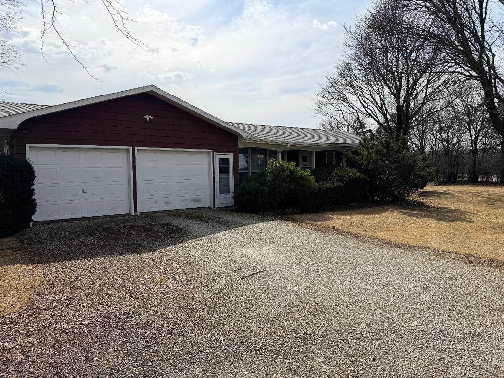 815 W Walnut Street, Oglesby, IL 61348