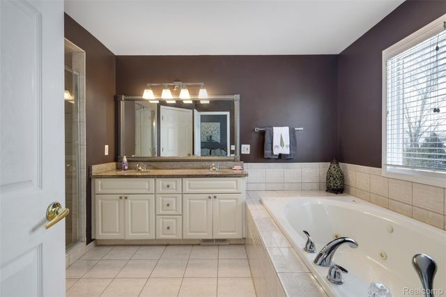 55453 Macintosh Court, Shelby Charter Township, MI 48316