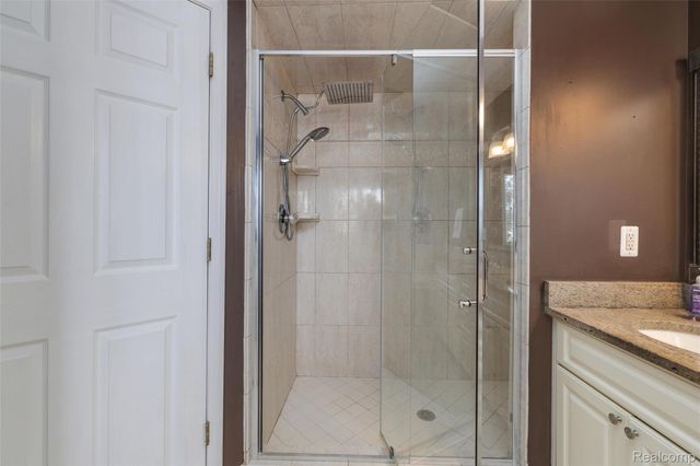 55453 Macintosh Court, Shelby Charter Township, MI 48316