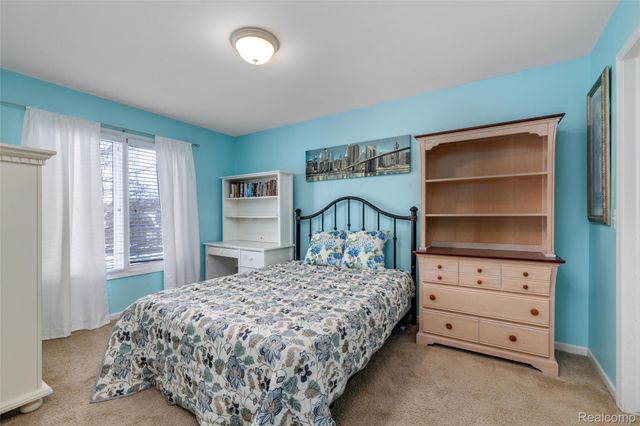 55453 Macintosh Court, Shelby Charter Township, MI 48316