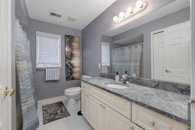 55453 Macintosh Court, Shelby Charter Township, MI 48316