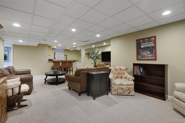 55453 Macintosh Court, Shelby Charter Township, MI 48316