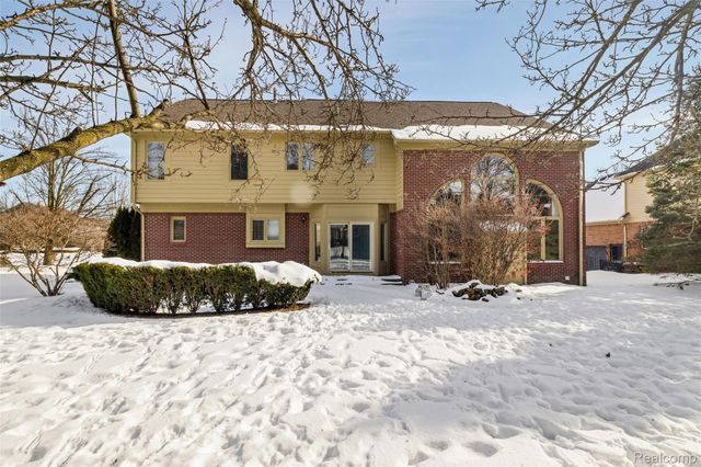 55453 Macintosh Court, Shelby Charter Township, MI 48316