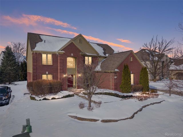 55453 Macintosh Court, Shelby Charter Township, MI 48316