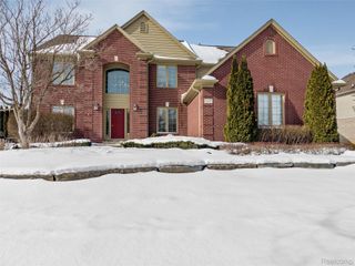 55453 Macintosh Court, Shelby Charter Township, MI 48316