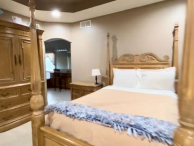 3125 N Ridge Port St, Wichita, KS 67205