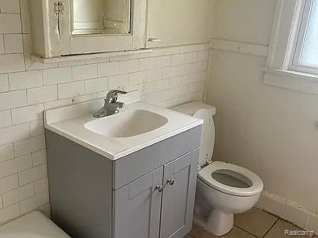 2919 Glendale Street, Detroit, MI 48238