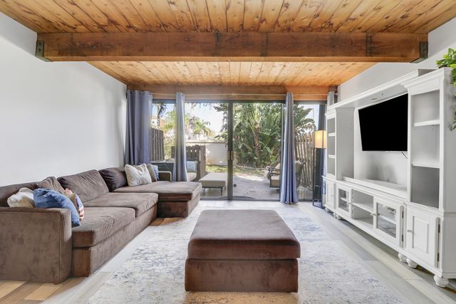 4801 NW 2nd Avenue 101, Boca Raton, FL 33431