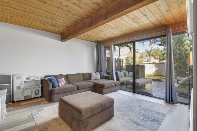 4801 NW 2nd Avenue 101, Boca Raton, FL 33431