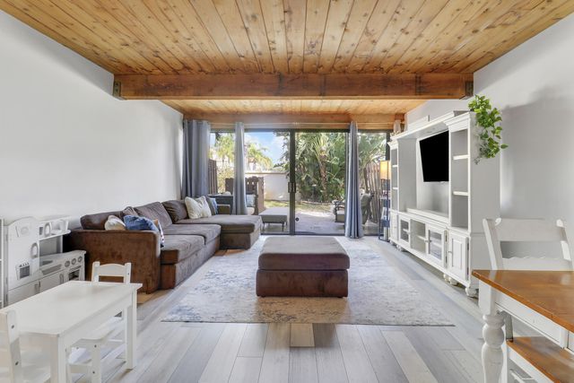 4801 NW 2nd Avenue 101, Boca Raton, FL 33431