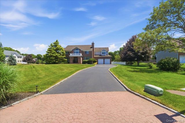 2 Mercedes Court, Patchogue, NY 11772