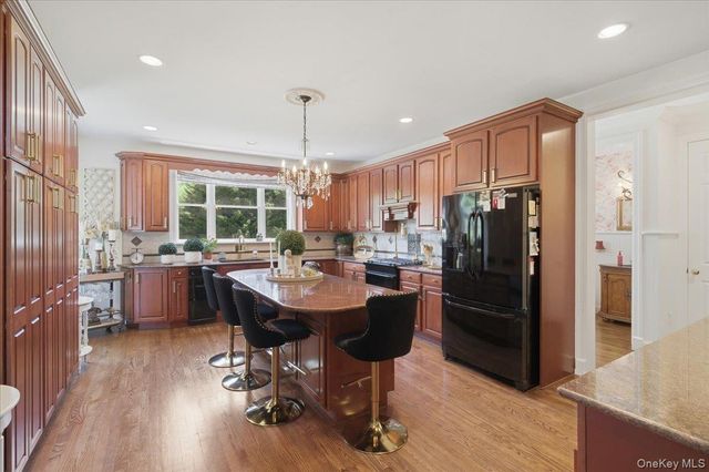 2 Mercedes Court, Patchogue, NY 11772