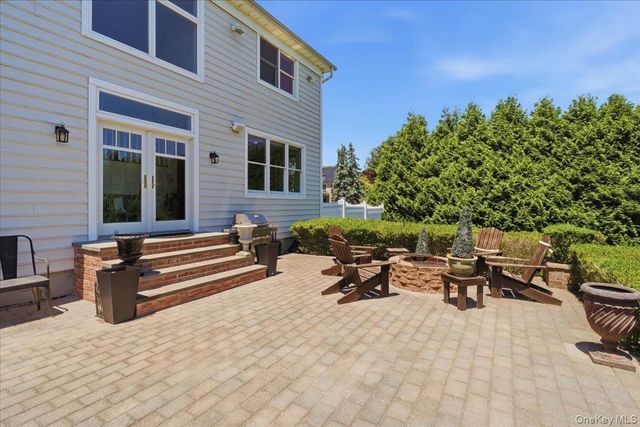 2 Mercedes Court, Patchogue, NY 11772