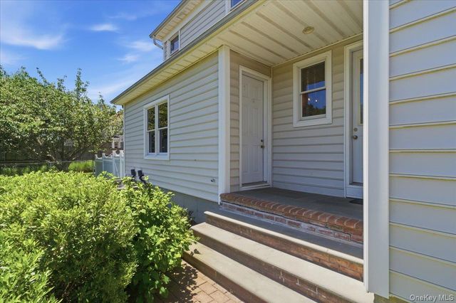 2 Mercedes Court, Patchogue, NY 11772