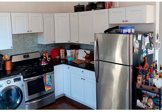 856 W George Street 2, Chicago, IL 60657