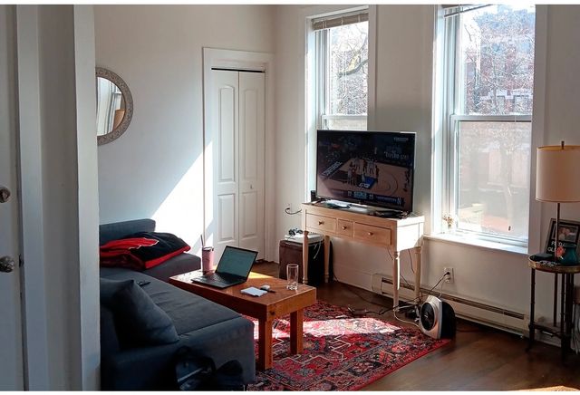 856 W George Street 2, Chicago, IL 60657