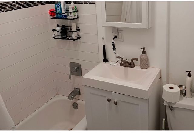 856 W George Street 2, Chicago, IL 60657