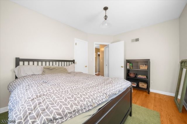 10 Belvidere Ave, Clinton Twp., NJ 08809