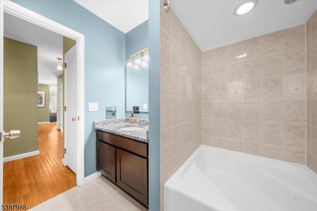 10 Belvidere Ave, Clinton Twp., NJ 08809