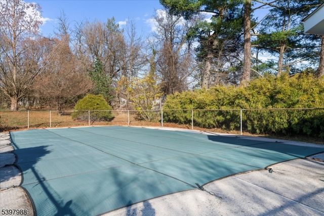 10 Belvidere Ave, Clinton Twp., NJ 08809