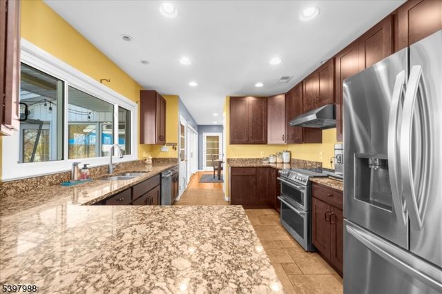 10 Belvidere Ave, Clinton Twp., NJ 08809