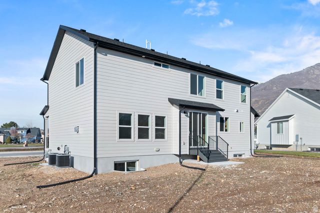 2237 E PARKSIDE CIR, South Ogden, UT 84403