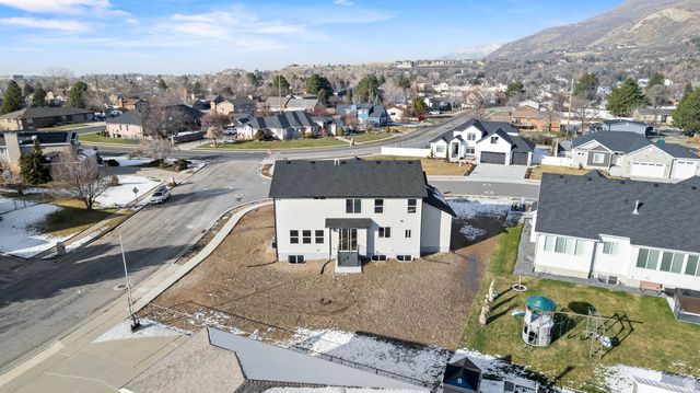 2237 E PARKSIDE CIR, South Ogden, UT 84403