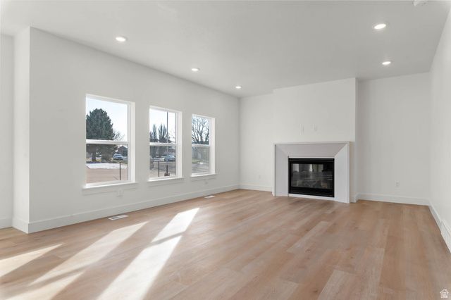 2237 E PARKSIDE CIR, South Ogden, UT 84403