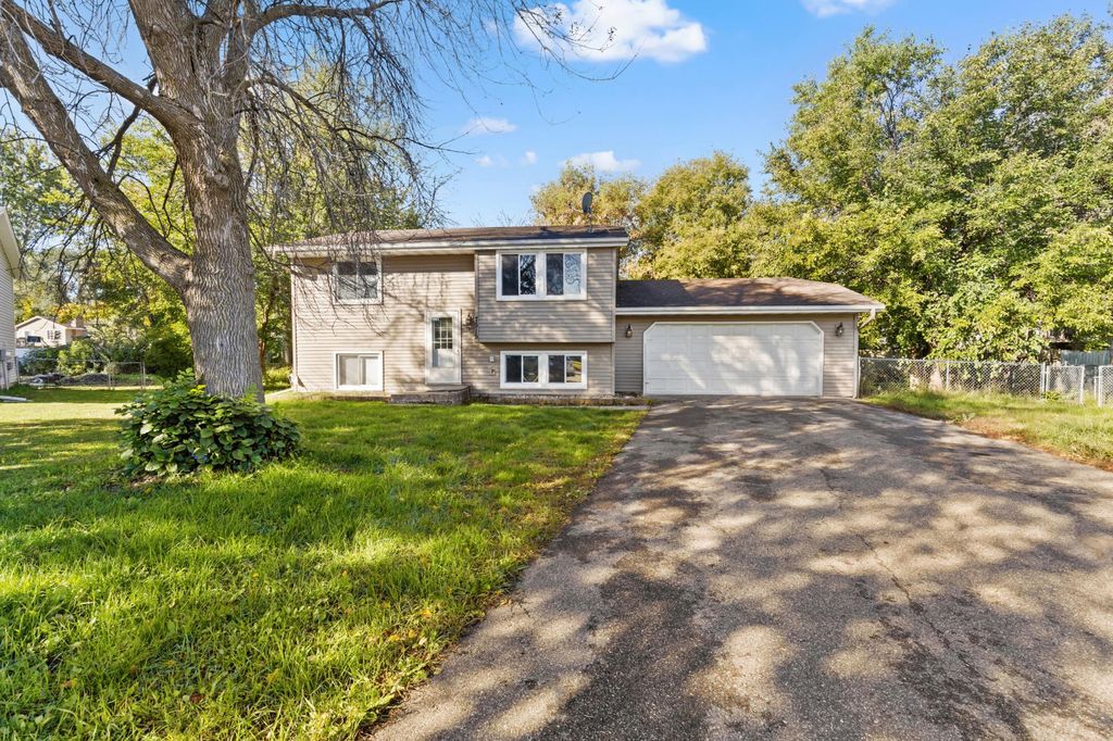 7515 Brunswick Avenue N, Brooklyn Park, MN 55443 — exterior