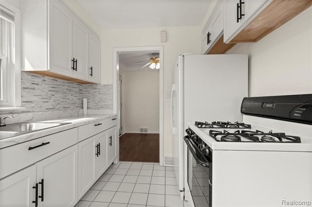 15705 Champaign Road, Allen Park, MI 48101