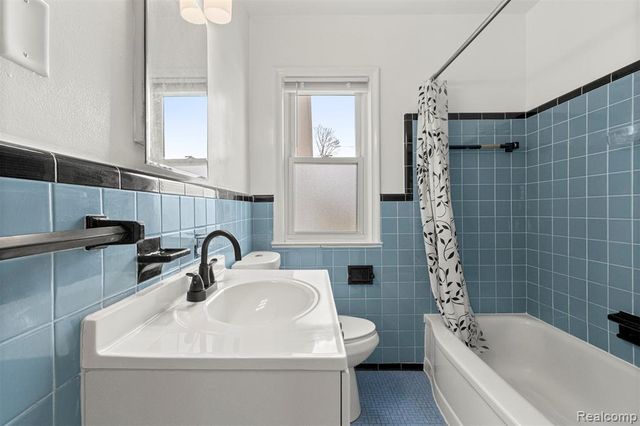 15705 Champaign Road, Allen Park, MI 48101