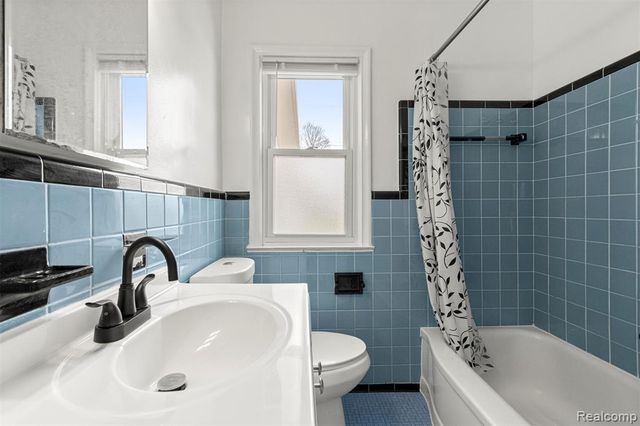 15705 Champaign Road, Allen Park, MI 48101