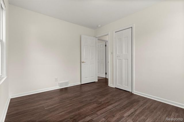 15705 Champaign Road, Allen Park, MI 48101