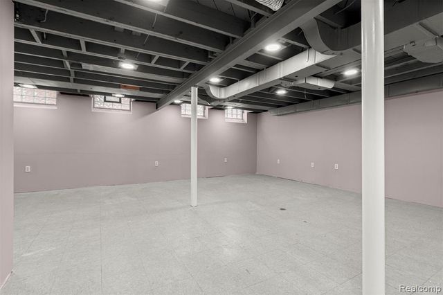 15705 Champaign Road, Allen Park, MI 48101